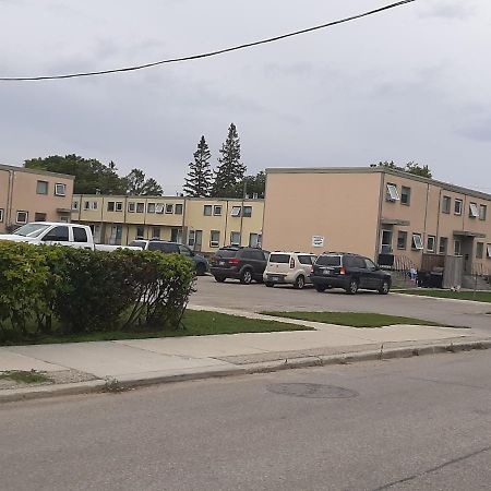 Elmwood House Hotel Winnipeg Exterior photo